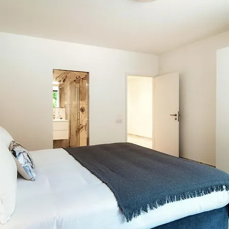 Vira Apartment By Quokka 360 - Modern Flat With Condominium Pool Porza Extérieur photo