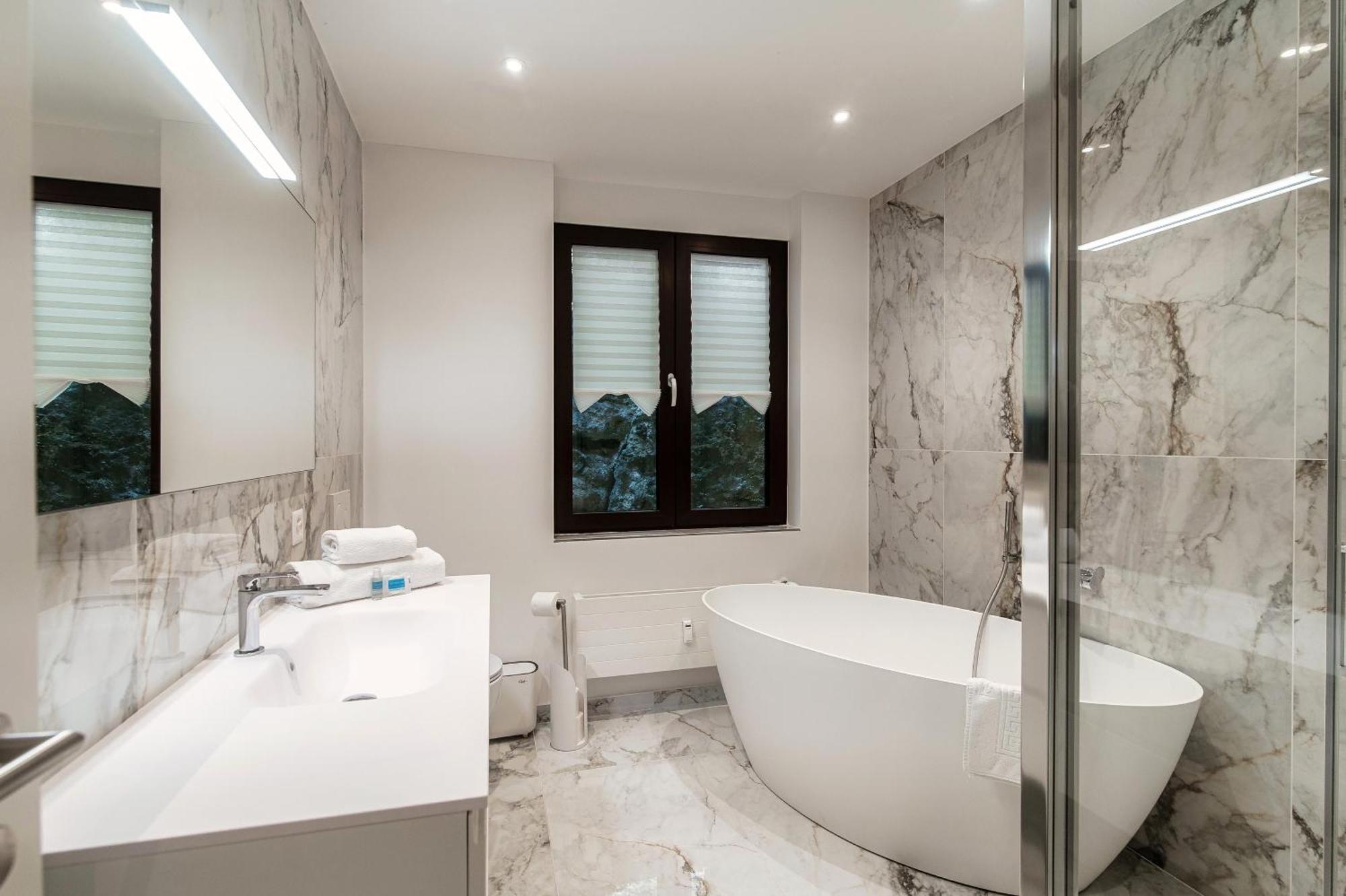 Vira By Quokka 360 - Modern Flat With Pool Apartment Porza
